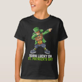 Geborenes Glück am St. Patrick's Day zum Geburtsta T-Shirt (Vorderseite)