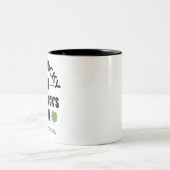 Geborenes Glück auf St. Patricks Day Funny Birthda Zweifarbige Tasse (Mittel)
