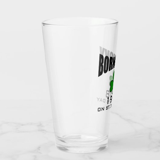 geborenes glückliches irisches Kleeblatt des St. Glas (Rechts)