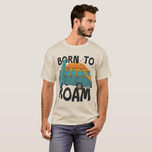 Geborenes Roam Retro Van & Surfboard Sunset Design T-Shirt (Vorne ganz)