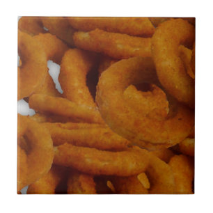 Gebratene goldene Zwiebel-Ring-Fotografie Fliese