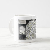 Gebrochene aber nicht zerbrochene Tasse (Vorderseite Links)