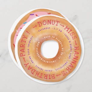 Geburt Niedlichen Sprinklerfarbener Doughnut Text  Einladung