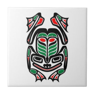 Gebürtiger Haida-Kunst-Frosch - schwärzen Sie auf Fliese