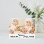 Geburtsankündigung von personalisierten Zwillingen Postkarte (Stehend Vorderseite)