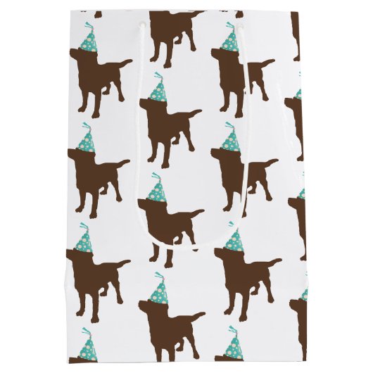 Geburtsdatum Labrador Schokolade Hund in Party Hut Mittlere Geschenktüte (Rückseite)