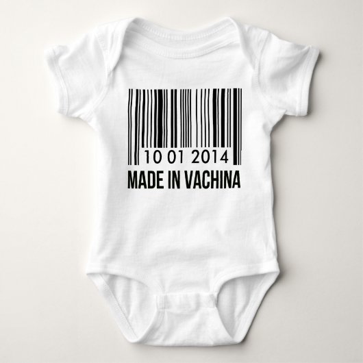 Geburtsdatum nach Maß in Vachina Baby Strampler (Vorderseite)