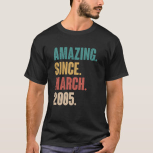 Geburtstag 18. Dekoration Phantastisch seit März 2 T-Shirt