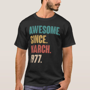 Geburtstag 46. Dekoration März 46 Jahre alter Vint T-Shirt