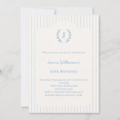 Geburtstag Elfenbein Staubblau gestreift Monogramm Einladung (Vorderseite)