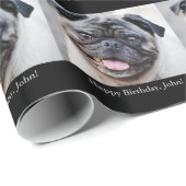 Geburtstag, für John, niedlicher Mops, Geschenkpapier (Rolleneckpunkt)
