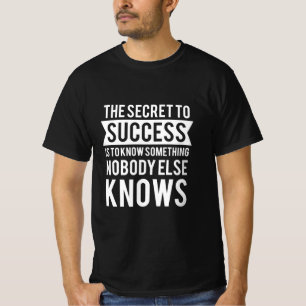 Geburtstag gibt das Geheimnis dem Erfolg T-Shirt
