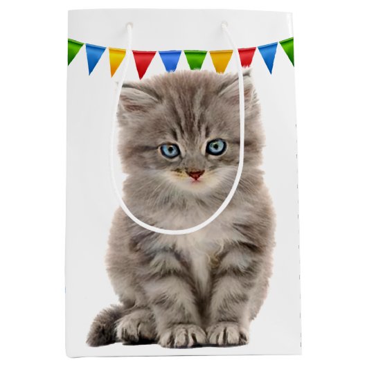 Geburtstag graue Kitten auf Weiß Mittlere Geschenktüte (Vorderseite)