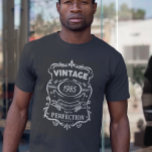 Geburtstag im Vintagen Jahr vollendet T-Shirt<br><div class="desc">Sie können den Stil dieses Shirts ändern, indem Sie Mehr > unter der Option Stil auswählen. Es kann personalisiert sein, in dem Bereich bereitstellen oder anpassen, indem Sie den Klick, um weitere Option anpassen und den Namen, Initialen oder Wörter ändern. Sie können auch die Textfarbe und den Textstil ändern oder...</div>