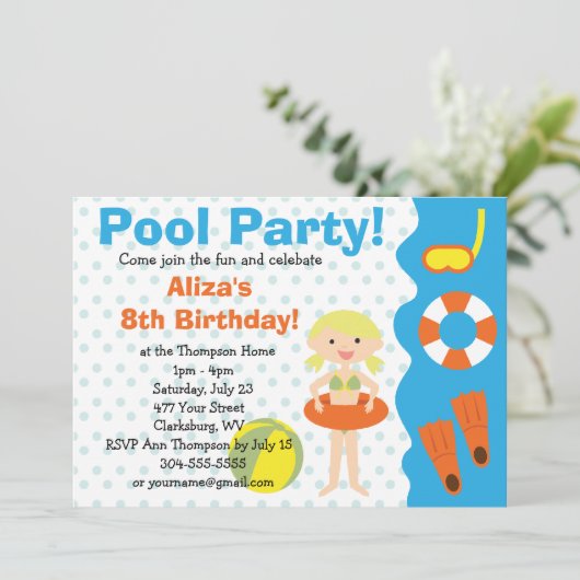 Geburtstag individualisierbares Girl's Pool Party Einladung (Stehend Vorderseite)