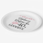 Geburtstag lustig Küssen eines Jahrzehnts Auf Wied Pappteller (Schrägansicht)