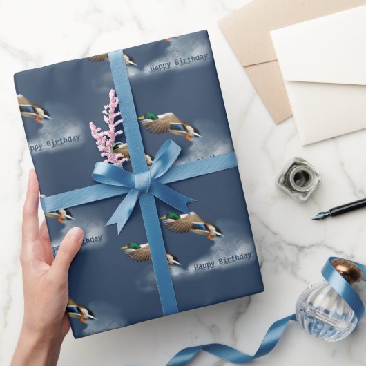 Geburtstag Mallard Ente fliegen über Wasser Geschenkpapier (Schenken)