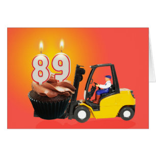 Geburtstag mit Cupcake, Candles und Gabelstapler