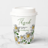 Geburtstag mit weißer Blume Pappbecher (Vorderseite)