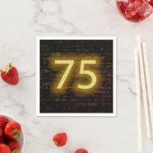 Geburtstag Neon 75 Zeichen auf Brick Wall Serviette (Beispiel)