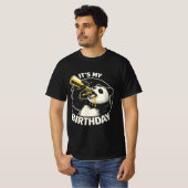 Geburtstags-Bier-Schlürf-Panda T-Shirt (Vorne ganz)