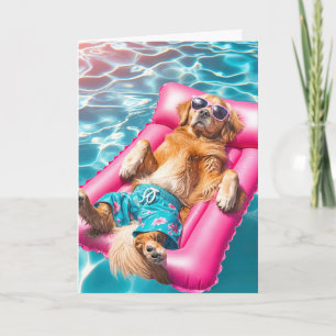 Geburtstags-Golden-Retriever-liegt-auf-Pool-Matrat Karte