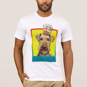 Geburtstags-kleiner Kuchen - Airedale T-Shirt