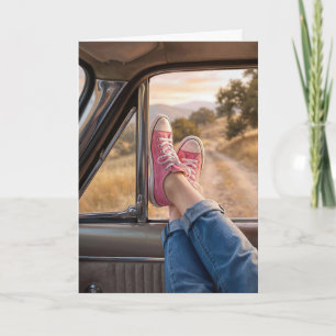 Geburtstags-P:ink Sneaker im Retro-Autofenster Karte