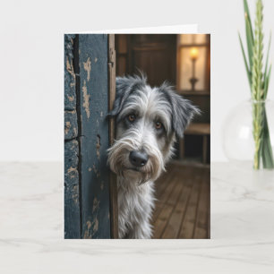 Geburtstags-Terrier pinkelt um eine Tür herum Karte