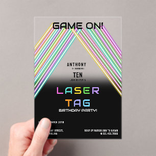 Geburtstagsfeier mit farbenfrohem Neon-Laser-Tag G Acryleinladungen