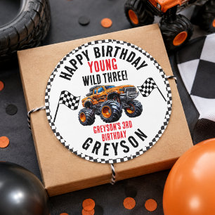 Geburtstagsfeier mit modernen Kinder-Monstertrucks Runder Aufkleber