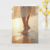 Geburtstagsfrau Spazieren am Strand Karte (Gelbe Blume)