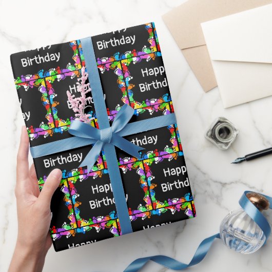 Geburtstagsfußabdrücke in Schwarz Geschenkpapier (Schenken)
