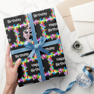 Geburtstagsfußspuren auf Schwarz   Geschenkpapier