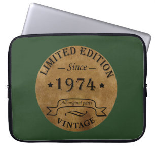 Geburtstagsgeschenk im Stil von 1974 Laptopschutzhülle