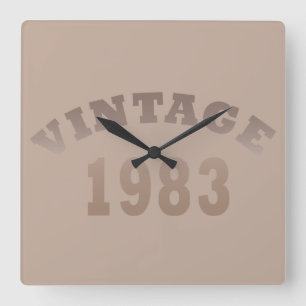Geburtstagsgeschenk im Stil von 1983 Quadratische Wanduhr