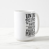 Geburtstagsgeschenk-Tasse mit Vintage-Whiskey-Them Kaffeetasse (VorderseiteRechts)