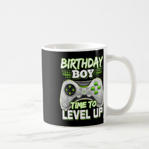 Geburtstagsjunge Zeit zum Hochstufen des Videospie Kaffeetasse