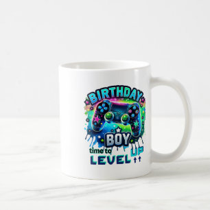 Geburtstagsjunge Zeit zum Hochstufen des Videospie Kaffeetasse