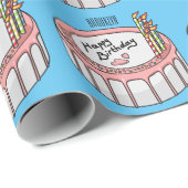 Geburtstagskuchen-Cartoon Geschenkpapier (Rolleneckpunkt)