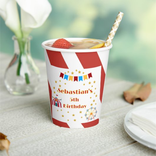 Geburtstagsparty für den Custom Carnival Pappbecher (In Situ)