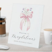 Geburtstagsparty Pink Bow Wildblume Willkommen Sockelschild (In Situ)