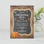 Geburtstagsparty Rustic Wood Pumpkin Chalk Einladu Einladung (Stehend Vorderseite)