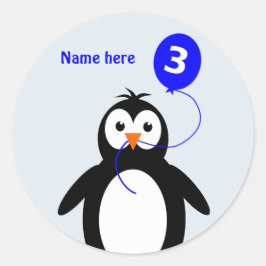 Geburtstagspinguin geben den Namen blau an Runder Aufkleber
