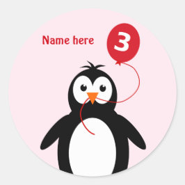 Geburtstagspinguin geben den Namen Pink ein Runder Aufkleber