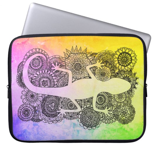 Gecko sitzt auf Blumen Mandala Laptopschutzhülle (Vorderseite)