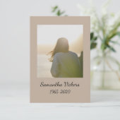 Gedächtnisdienst lädt Niedlichen Vogelvogel ein Einladung (Stehend Vorderseite)