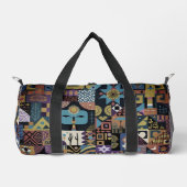 Gedämpfte erdige Folk-Art-Patchworkdecke Duffle Bag (Vorderseite)