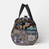 Gedämpfte erdige Folk-Art-Patchworkdecke Duffle Bag (Rechts)