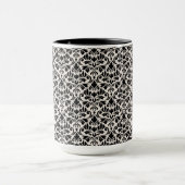 Gedeihendes Damastmuster Schwarz auf Creme Tasse (Zentrum)